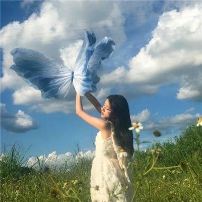 她赤脚走过荆棘地